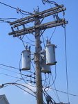 170px-Utility_pole_transformers.jpg